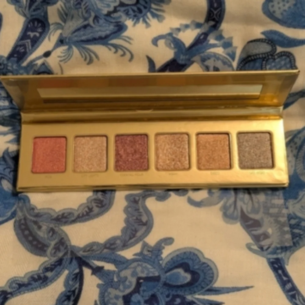 🆕 Eye Shadow Palette Eloise Sahara Nights shadow Palette - New In Box